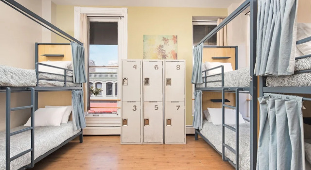 Кровать в общем номере HI San Diego Downtown Hostel