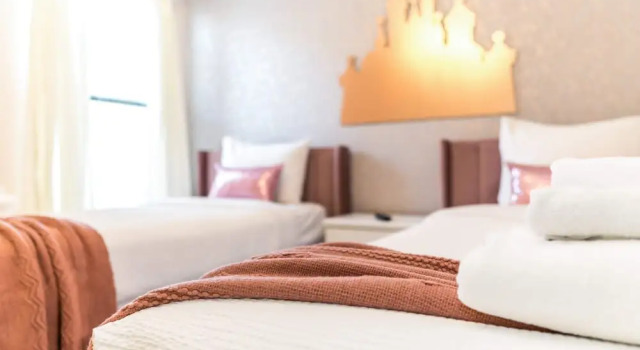 Grand, Luxurious Home, Toy Story Room and Big Pool Area #9cg476, Buchen Sie Ferienhaus Hotels in Four Corners mit Pool, Schwimmbad