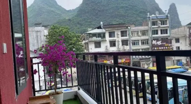 Xingping Huimei Sketch Base, Rezerwuj Hotel Hotele i noclegi w Xingping, Hotel