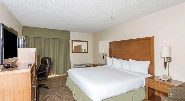 Двухместный люкс The Grand Inn Peoria