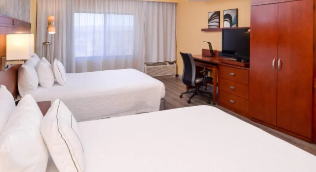 Четырёхместный номер Standard Courtyard Marriott Victorville