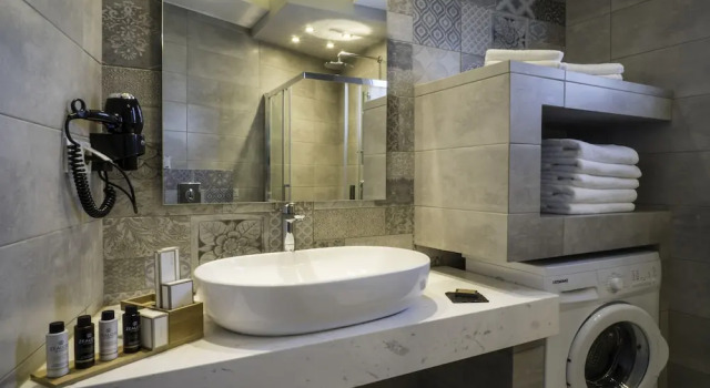 Семейный люкс с балконом и с видом на море Talos Luxury Suites