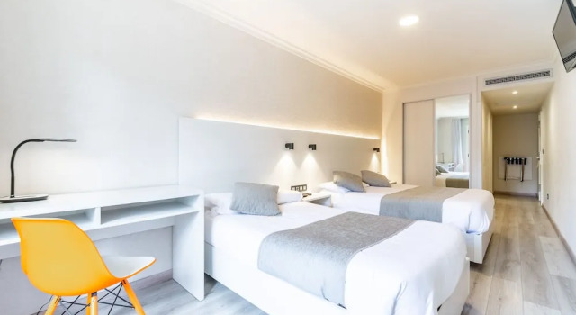 Трёхместный номер Superior с видом на город Hotel Atlántico Vigo