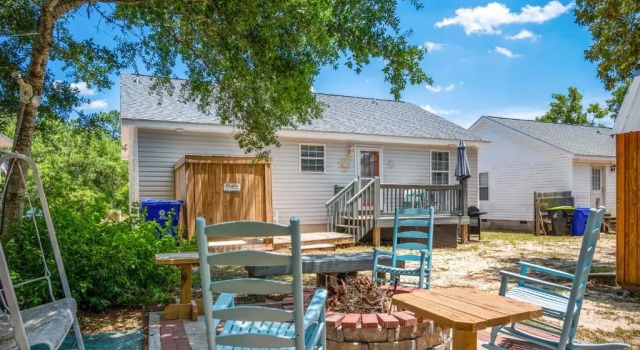 Коттедж 9th Street Sandy Feet by Oak Island Accommodations