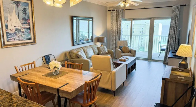 2BR Getaway Close to Beach w/ Pool & Balcony, Boek Appartement Gulf Shores 