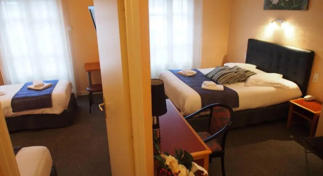 Четырёхместный номер Comfort Hôtel de lAviation