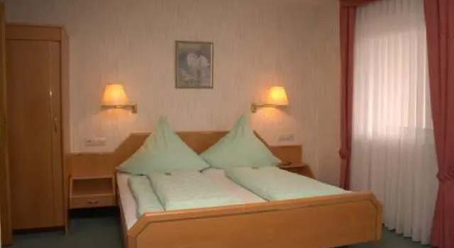 Hotel Restaurant Zur Linde, Réserver Hôtel Bad Bergzabern 