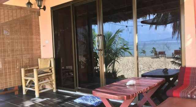 Бунгало с видом на воду Papillon Bungalows