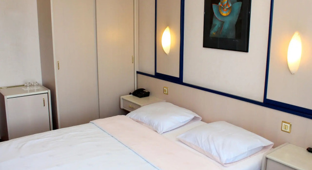 Hotel Crystal