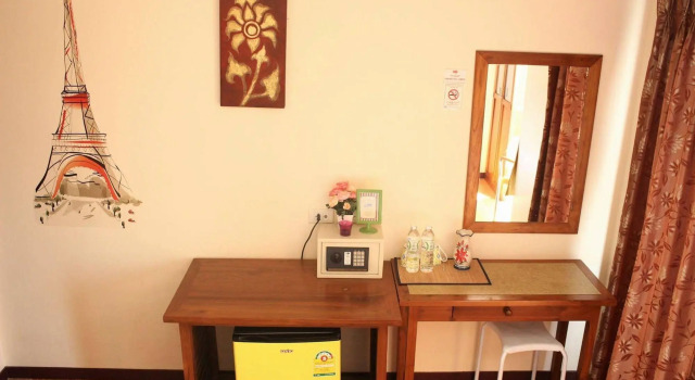 Phuket IYH Express Hostel, Забронировать Хостел Хостелы Патонг-Бич, рядом с Пляж Патонг, Хостел