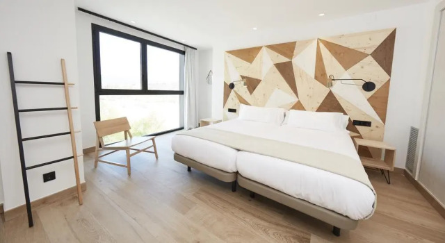 Apartamentos Dos Ríos Ainsa, Book Apartment Hotels in Aragon with Parking, Parking