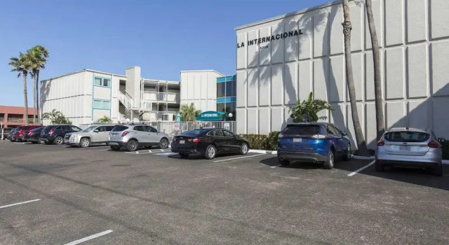 La International 206 by Padre Island Rentals, Rezerwuj Hotel Hotele w Padre Island z parkingiem, Parking