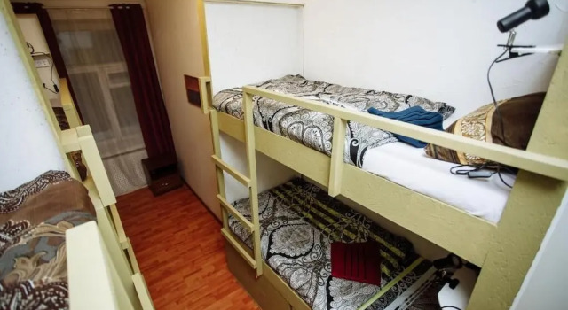 Кровать в общем номере (мужской номер) BigGal Rooms