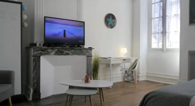 Appartement hypercentre Tarbes - 2 grandes chambres, Rezervovat Apartmán Hotely v Hautes-Pyrénées s parkováním, Parkování