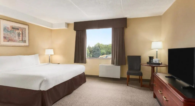 Двухместный номер Standard Days Inn by Wyndham Fallsview