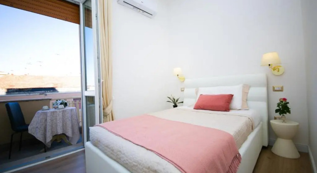 Viale Italia Boutique Rooms, Забронировать Бутик-отель Отели Сассари 3 звезды, рядом с Дворец дожей, 3*