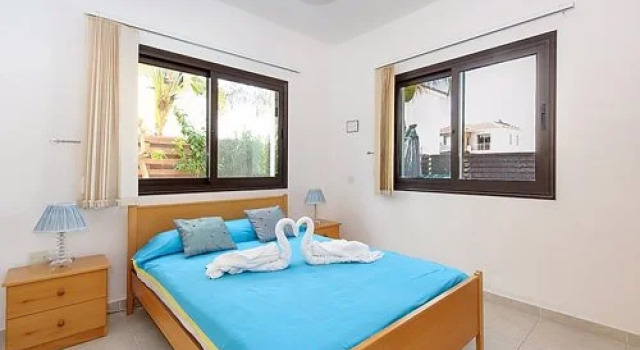 House KPAST11 Foiano della Chiana, Забронировать Отель Отели Паралимни 5 звезд, 5*