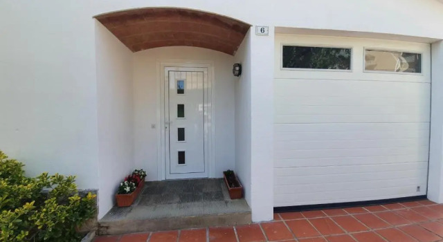 Holiday Home Villa Guapa, Забронировать Вилла Коттеджи Торроэлья-де-Монгри, Коттедж