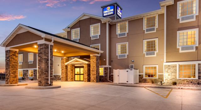Cobblestone Hotel & Suites - Cozad, Buchen Sie Hotel Cozad Nebraska