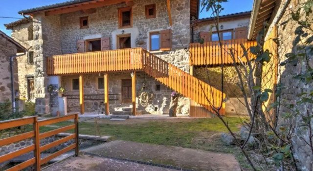 Gîte cosy et lumineux avec fourneau, terrasse, parking, proche de Montbrison, accepté animaux - FR-1-496-16, Reserva ahora Hotel Essertines-en-Chatelneuf Auvernia