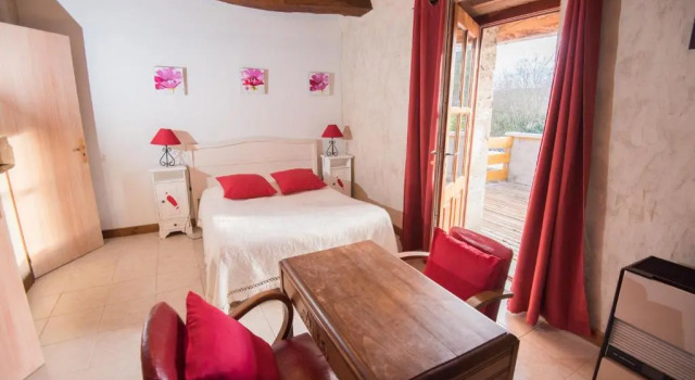 Chez Camille, Book Hostel Hostels in Burgundy, Hostel