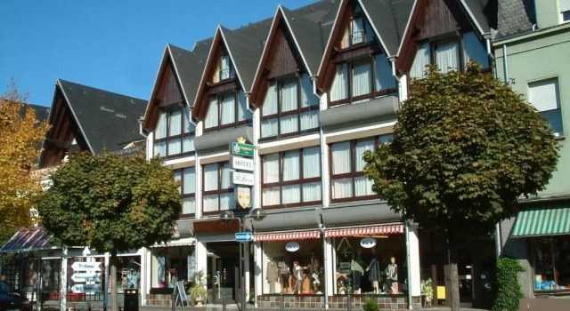 Hotel St. Pierre, Забронировать Отель Бад-Хённинген Westerwald, рядом с Kristall Rheinpark Therme