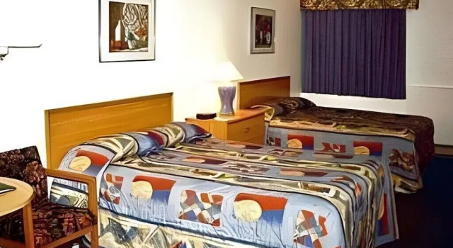 Четырёхместный семейный номер Standard Apple Tree Inn