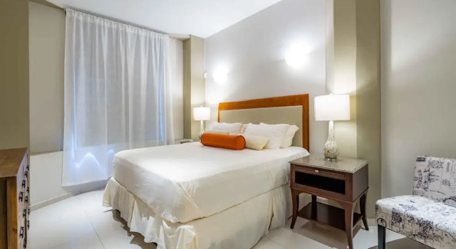 Апартаменты Fabulous Chic Apartment Filled w Natural Light at Famous Handelskade