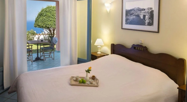 Mira Resort, Забронировать Курортный отель Отели периферии Ионических островов с бассейном, Бассейн