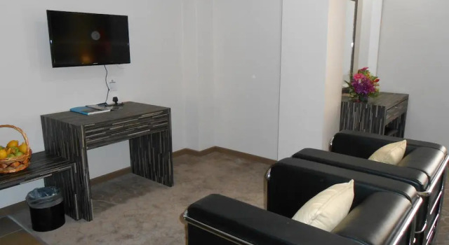 Полулюкс HIG Hotel & Convention