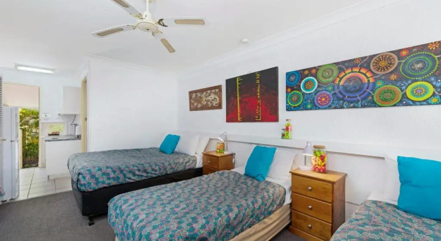 Четырёхместный номер Deluxe Bundaberg Coral Villa Motor Inn