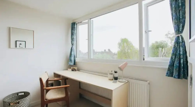 Charming 1 Bedroom Flat in Hackney, Забронировать Отель Отели Англии 3 звезды, 3*