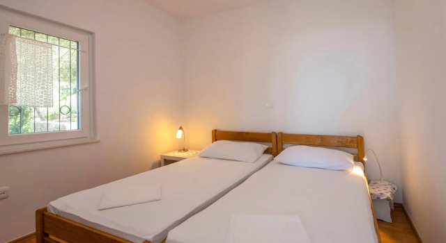 Nice Home in Podgora With Wifi and 2 Bedrooms, Buchen Sie Hotel Hotels in Gespanschaft Split-Dalmatien mit Pool, Schwimmbad