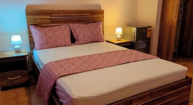 Номер Deluxe GSM Crown-Inn Hotel