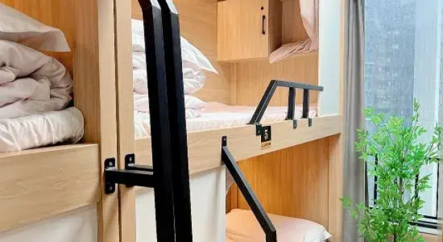 Кровать в общем номере (мужской номер) Yushe Hostel