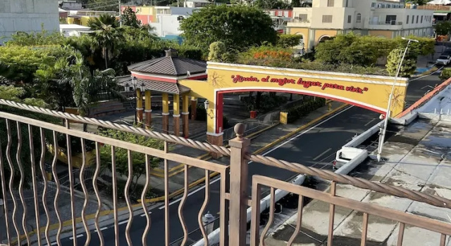 Одноместный номер Standard с балконом и с видом на парк Rincon Plaza Hotel
