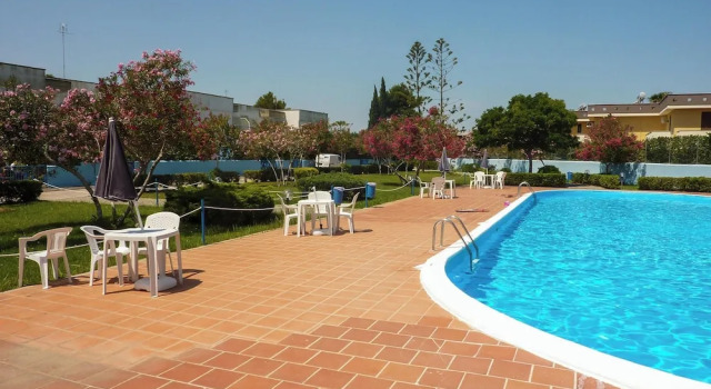 Семейный коттедж Villetta Relax with pool in residence