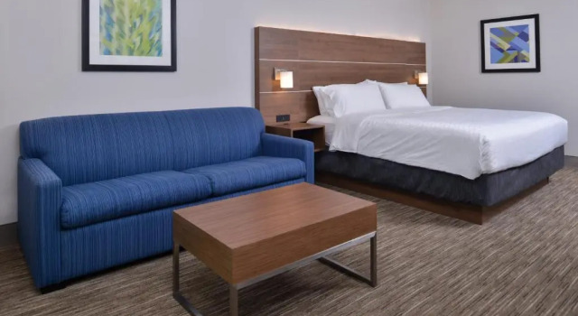 Люкс Holiday Inn Express & Suites - Marshalltown by IHG