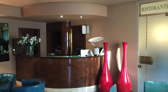 Hotel Nazionale, Забронировать Отель Тецце-суль-Брента Венето