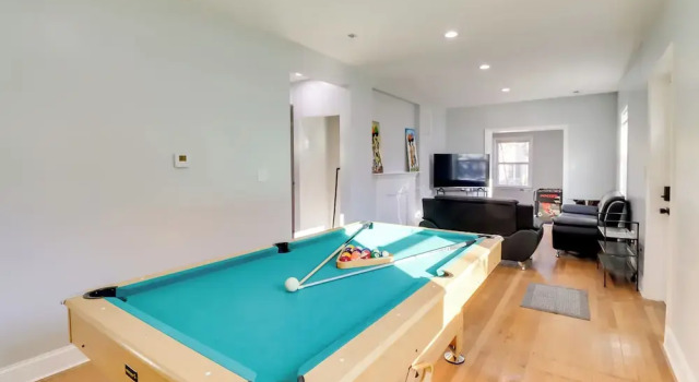 Коттедж 5 Mi to National Mall: DC Home w/ Pool Table