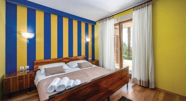 Awesome Home in Baderna With Wifi and 3 Bedrooms, Buchen Sie Hotel Baderna Central Istria
