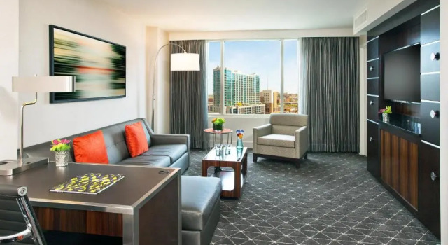 Двухместный люкс Accessible c 1 комнатой Hilton Nashville Downtown