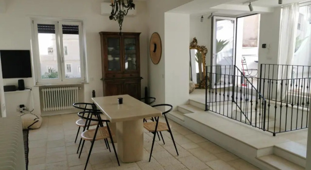 Коттедж с 2 комнатами Charming 2 floor private house with terrace