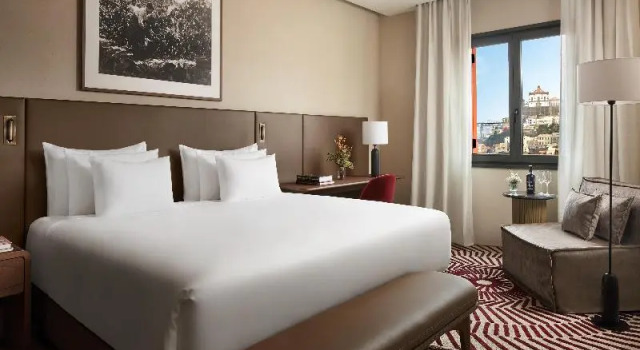 Семейный номер Deluxe Tivoli Kopke Porto Gaia Hotel
