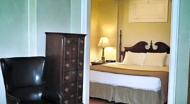 Полулюкс MarQueen Hotel - NEWLY RENOVATED