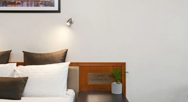 Трёхместный номер Standard с балконом Coopers Colonial Motel