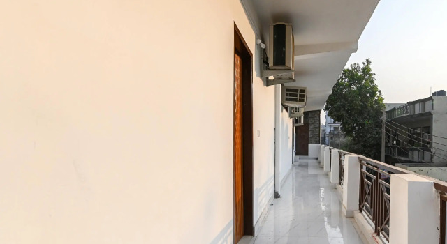OYO 77500 Hotel Ballantine, Забронировать Отель Гургаон 