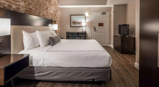 Двухместный полулюкс Best Western Plus St. Christopher Hotel