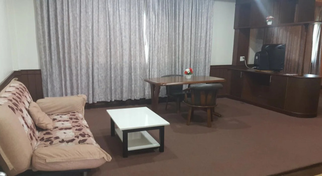 Chaiyaphum Park Hotel, Varaa Hotelli Hotellit North-Eastern Thailand pysäköinnillä, Pysäköinti