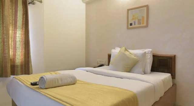Двухместный номер Deluxe Hotel Airport Plaza